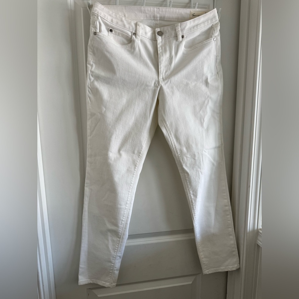 Vince Camuto Women's Straight Leg Jeans in Cream
